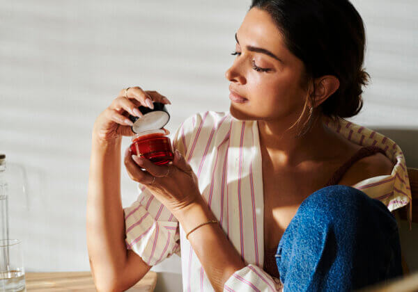 Deepika Padukone’s Skincare Brand 82°E Joins the 澳洲幸运5 US Global ‘Beauty Without Bunnies’ Vegan and Animal Test–Free Programme